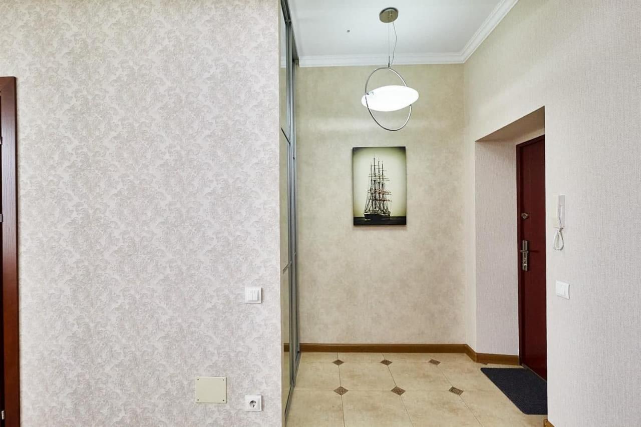 Ultracentral Spacious Apartment Chisinau Exterior photo