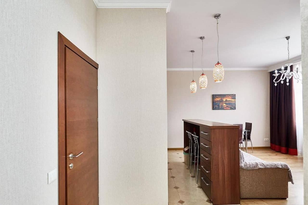 Ultracentral Spacious Apartment Chisinau Exterior photo