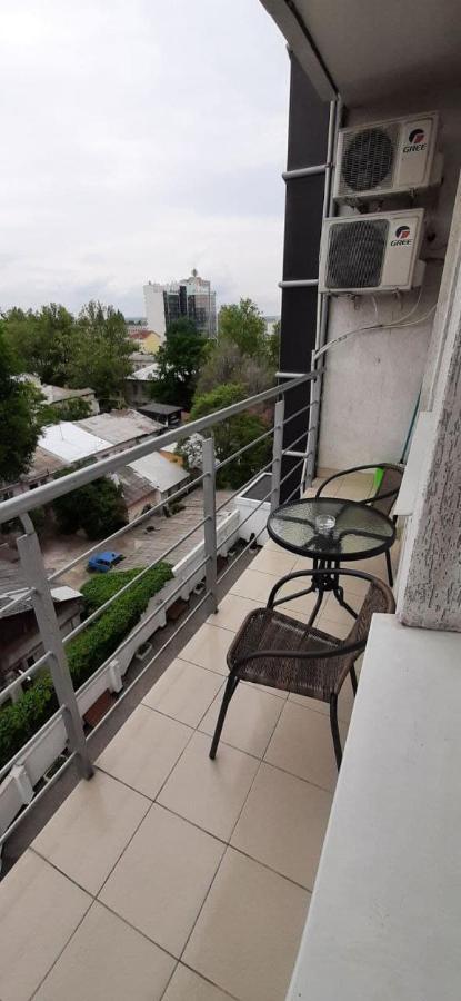 Ultracentral Spacious Apartment Chisinau Exterior photo